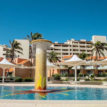 Wyndham Grand Cancun All Inclusive Resort & Villas 